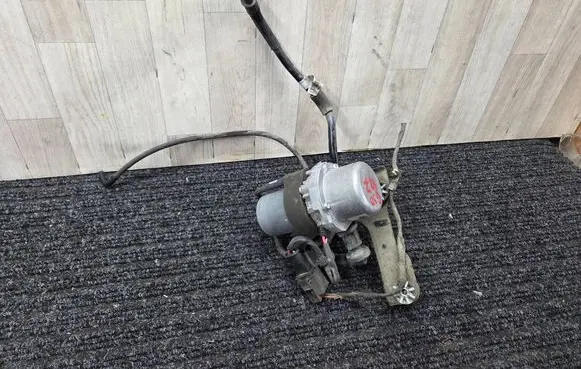 BMW 5 G30 G31 Vacuum pump 6880628 34336880628 00928639