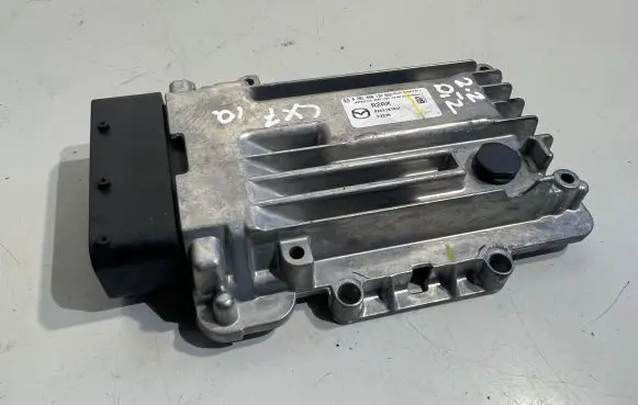 Mazda CX-7 Reducing agents exhaust control unit R2AX18701F 0281020137 1639S37173