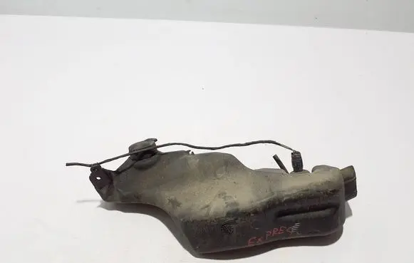 Windshield washer fluid reservoir/tank