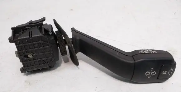 BMW 5 E39 Indicator stalk 8352172