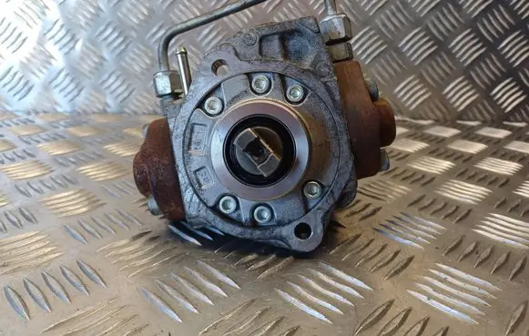 Toyota Corolla Verso AR10 Fuel injection high pressure pump 221000R020