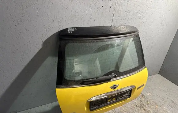 Mini One - Cooper R50 - 53 Tailgate/trunk/boot lid 
