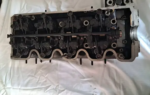 Mercedes-Benz 190 W201 Engine head 1020165701