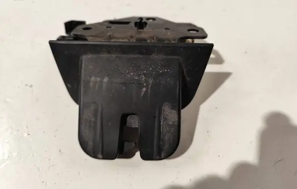 Audi A4 S4 B7 8E 8H Tailgate/trunk/boot lock/catch/latch 8P4827505B