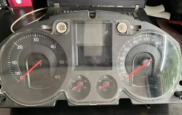 Volkswagen PASSAT B6 Speedometer (instrument cluster) 3145550