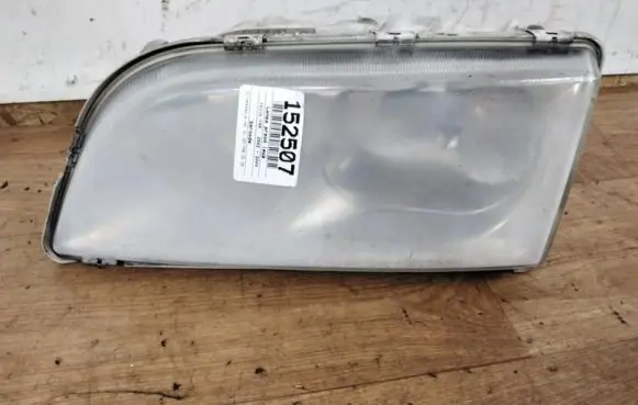 Volvo S40, V40 Headlight/headlamp
