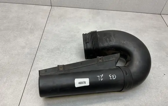 Audi Q3 8U Air intake duct part 8U0805962A 8U0129618B