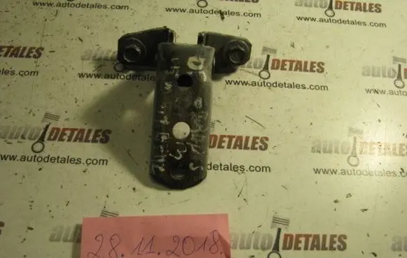 Mitsubishi Grandis Front door upper hinge