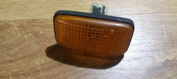 Mitsubishi Carisma Front fender indicator light