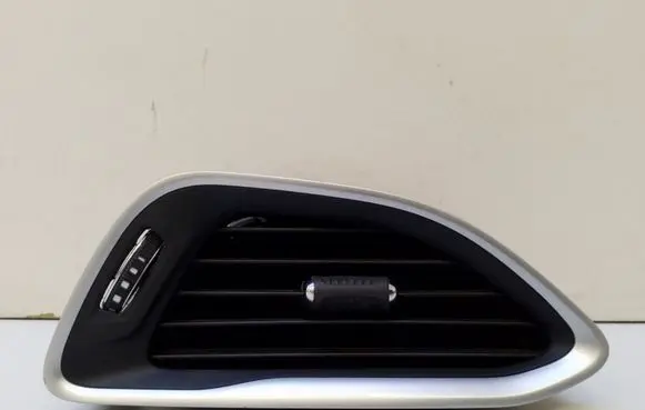 Chrysler Pacifica Dashboard side air vent grill/cover trim 6EC031X9AA 6EC03TRMAA 6EC04TRMAA