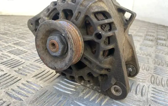 Hyundai Tucson JM Generator/alternator 3730022650 70901007 A02655023