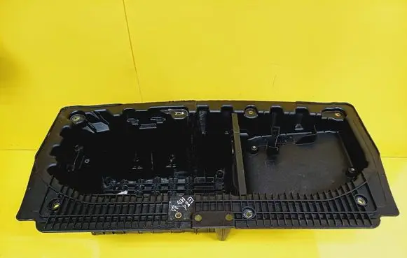 BMW 1 E81 E87 Battery box tray 7120019