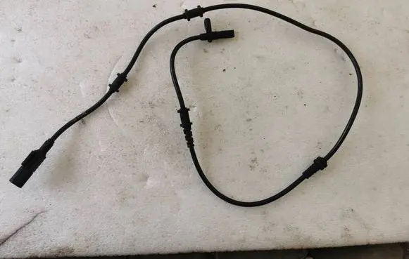 Mercedes-Benz B W246 W242 ABS brake wheel speed sensor A0065426718