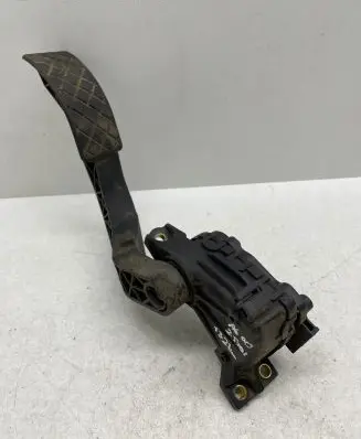 Audi A6 S6 C5 4B Accelerator throttle pedal 8D1721523 6PV00777007 051400