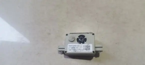 BMW 3 E90 E91 Antenna control unit 6990090 21367510