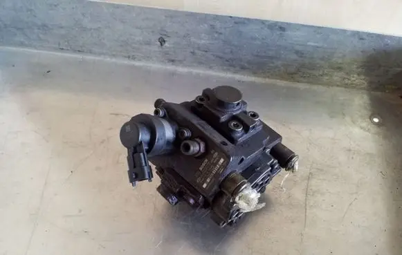 KIA Sportage Fuel injection high pressure pump 331002A420
