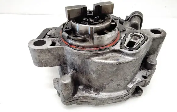 Peugeot 308 Vacuum pump 9804021880