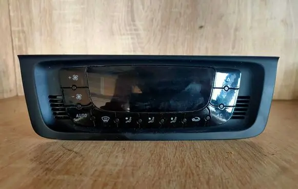 Seat Ibiza IV (6J,6P) Climate control unit 6J0820043C