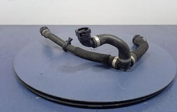 BMW X5 E53 Engine coolant pipe/hose 8592631