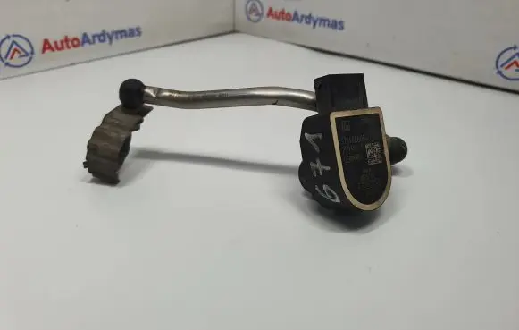 Headlight/headlamp level sensor