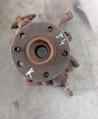Volkswagen Transporter - Caravelle T4 Front wheel hub