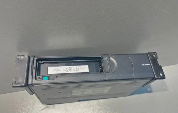 BMW 3 E46 CD/DVD changer 9131852 021031 AL003570280309