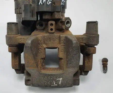 Rear brake caliper