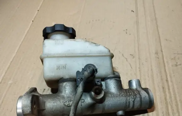 Hyundai Coupe Master brake cylinder 