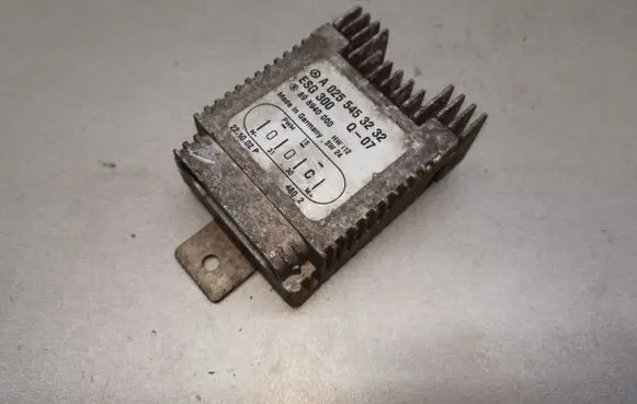 Mercedes-Benz E W210 Coolant fan relay A0255453232