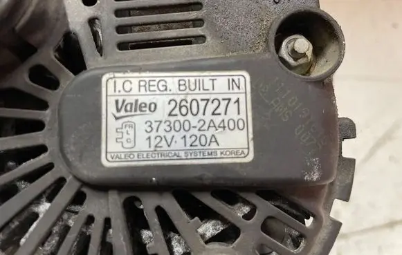 Hyundai i20 (PB PBT) Generator/alternator 2607271 373002A400