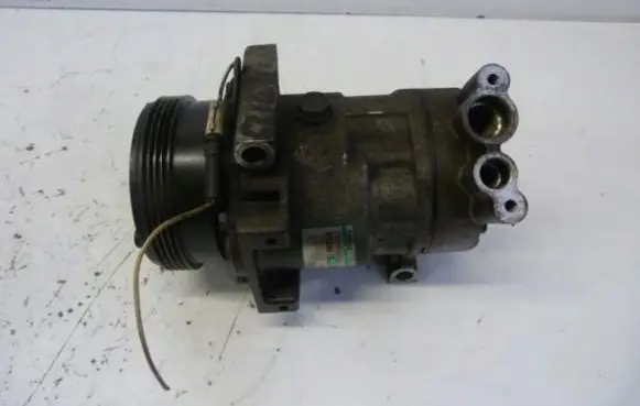 Renault Clio II Air conditioning (A/C) compressor (pump) 8200037058