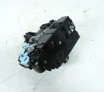 Skoda Octavia Mk2 (1Z) Front door lock 3D1837015AP