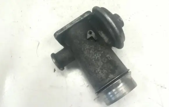 BMW 1 E81 E87 EGR valve 70051200