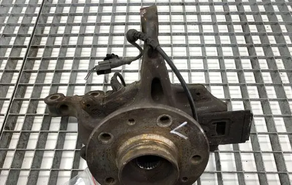 Renault Scenic III - Grand scenic III Front wheel hub spindle knuckle 
