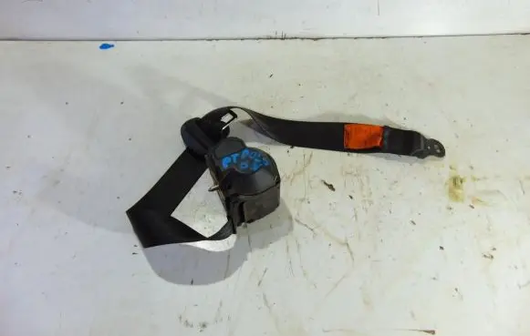 Volkswagen Polo IV 9N3 Rear seatbelt 6N0857806