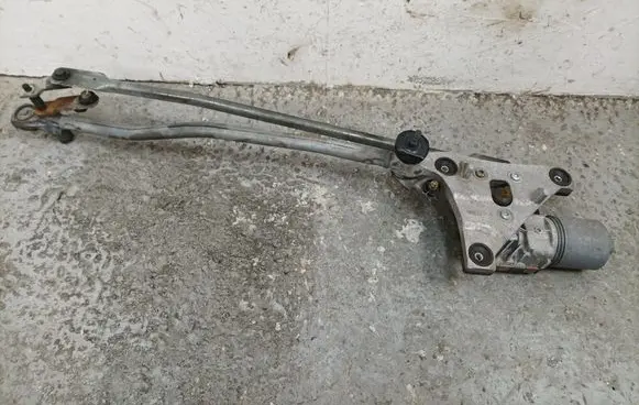 Volvo S40 Front wiper linkage and motor 0390241925 30699345 1137328217