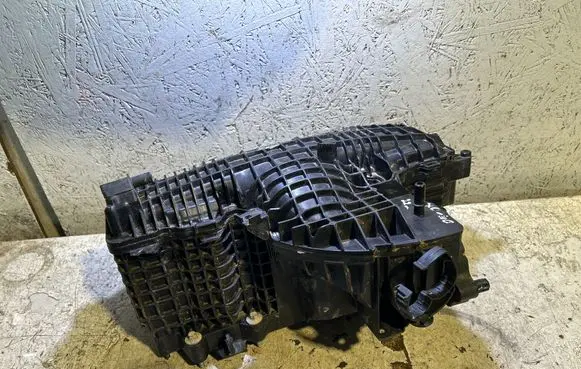 Volvo XC40 Intake manifold 32292907