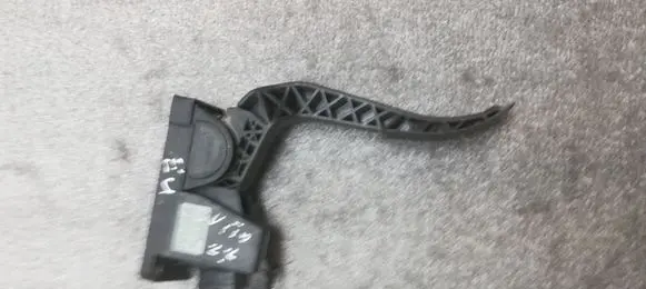 Mercedes-Benz Vito Viano W639 Accelerator throttle pedal A6393000604 0281002561