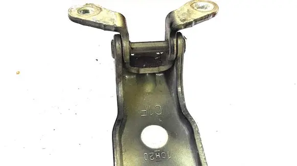 Chevrolet Captiva Front door lower hinge 