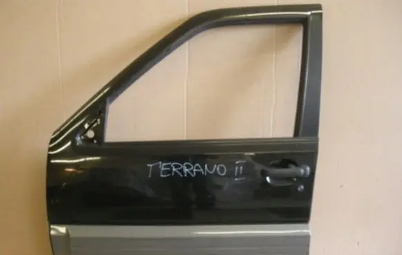 Nissan Terrano Front door