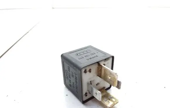 Volkswagen PASSAT B5 Other relay 443951253J