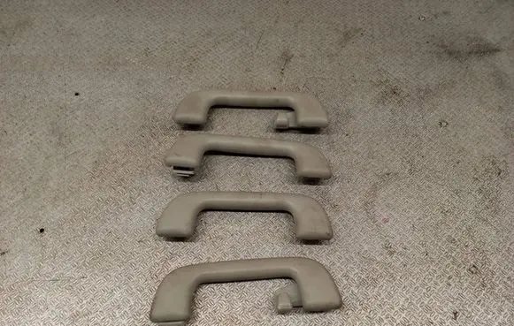 Toyota Avensis T270 A set of handles for the ceiling 