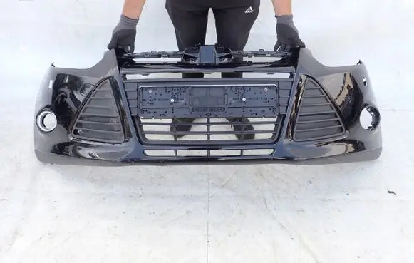 Ford Focus Front bumper BM5117757A
