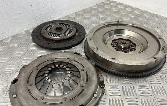 BMW 3 E90 E91 Clutch set kit NK6211