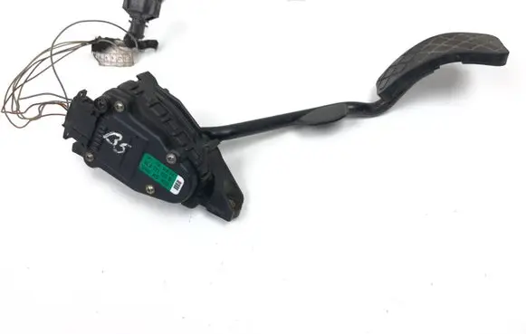 Volkswagen PASSAT B5.5 Accelerator throttle pedal 8D2721523B 6PV00802609
