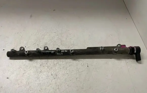 BMW 5 E60 E61 Fuel main line pipe 7788679 0281002481