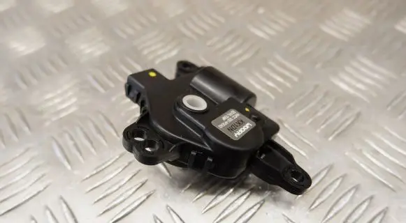 Tesla Model S A/C air flow flap actuator/motor D267AP9BA02
