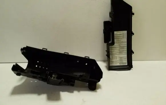 Volvo S60 Fuse box set 9494211 9494210