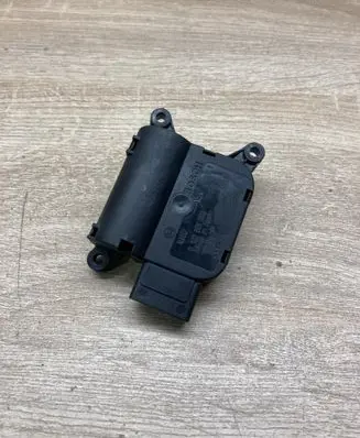 Audi A4 S4 B6 8E 8H Air flap motor/actuator 8E1820511B 0132801303