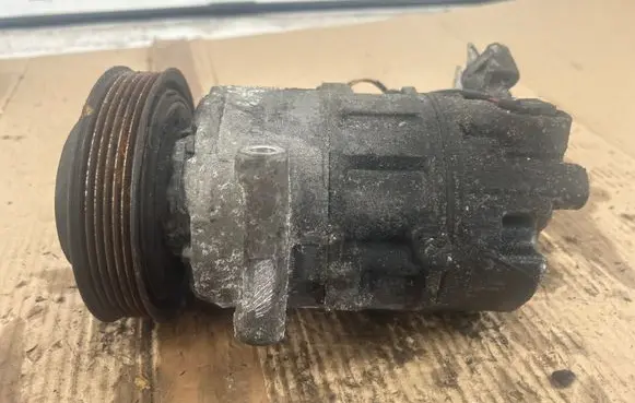 Renault Scenic III - Grand scenic III Air conditioning (A/C) compressor (pump) 926008209R